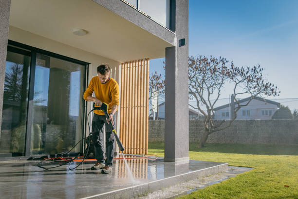 Best Pool Deck Cleaning  in Clermont, FL